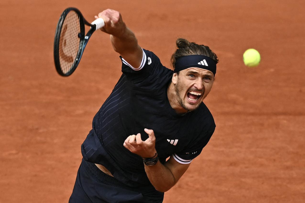 Alexander Zverev trifft auf Flavio Cobolli: Die beiden kennen sich sehr gut. © APA/afp / JULIEN DE ROSA