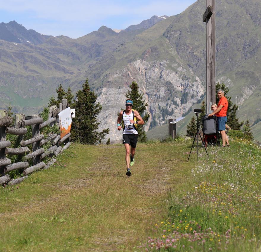 Andreas Innerebner bei seiner Zielankunft. © Sportissimus