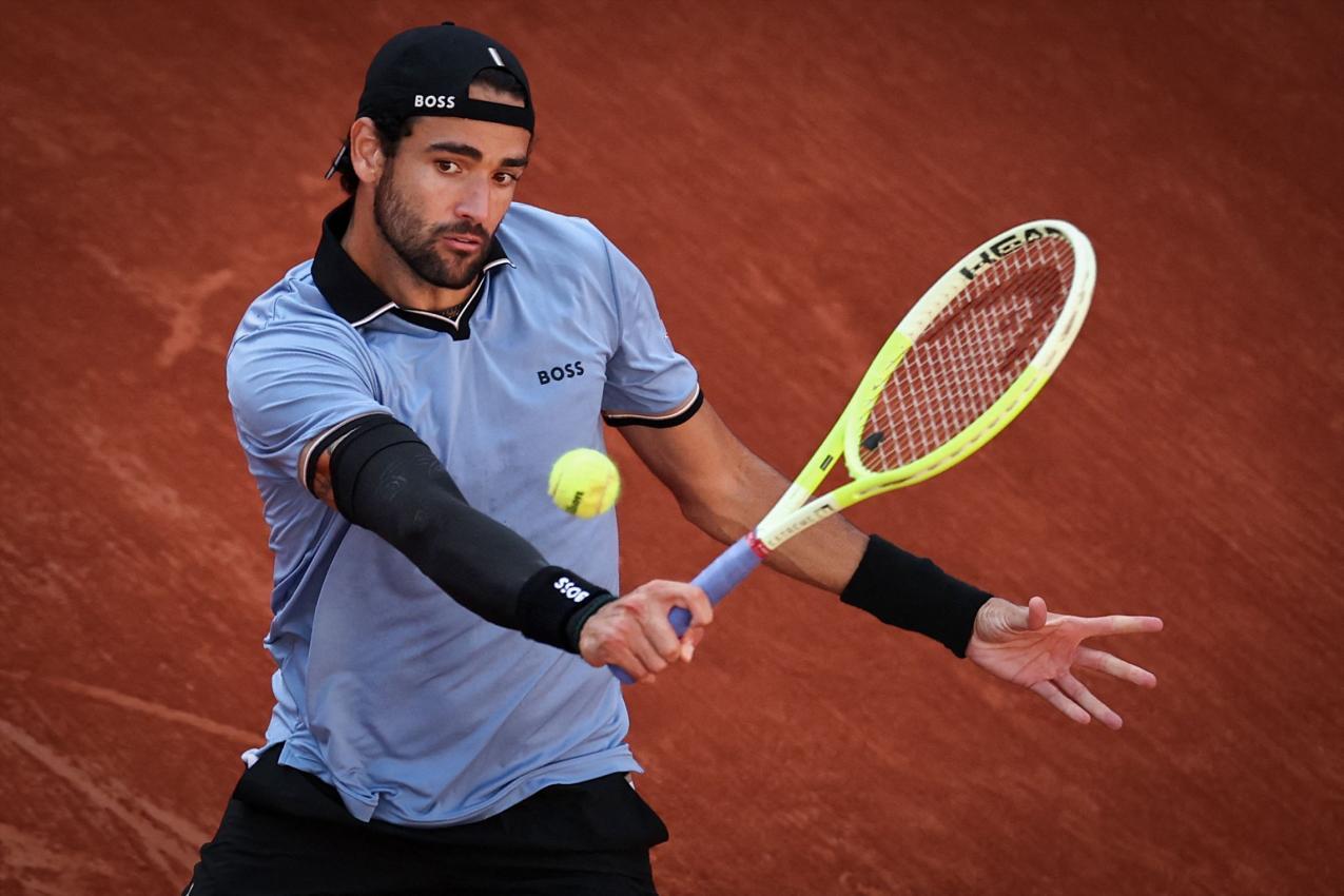 Berrettini gewann in drei Sätzen. © APA/afp / ANNE-CHRISTINE POUJOULAT