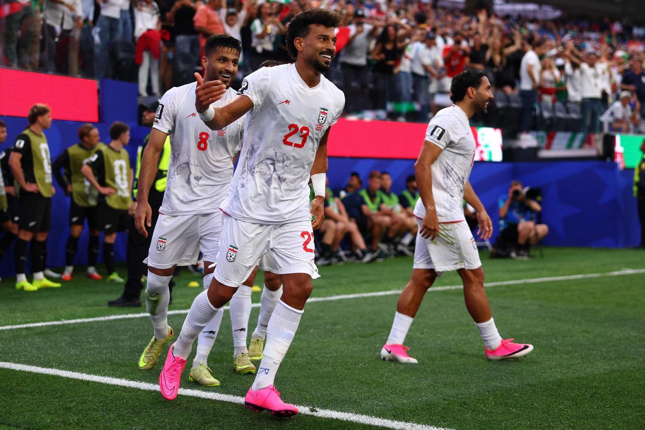 Die Iraner spielen am Sonntagabend gegen Belgien. © APA / DEAN MOUHTAROPOULOS