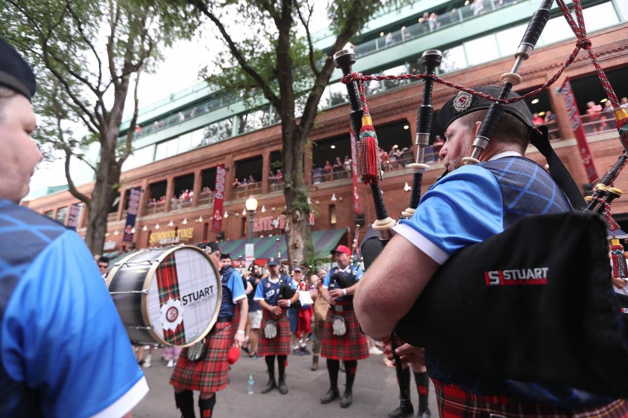 Die Schotten machen in Boston Stimmung. © APA / PAUL RUTHERFORD