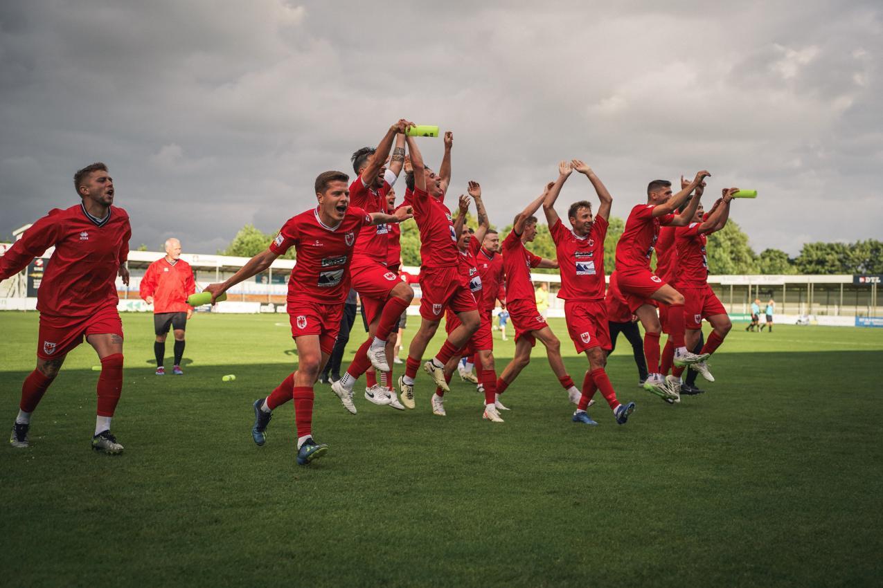 Ein Foto aus dem Sommer 2024: Südtirols Europeada-Fußballer jubeln. © det