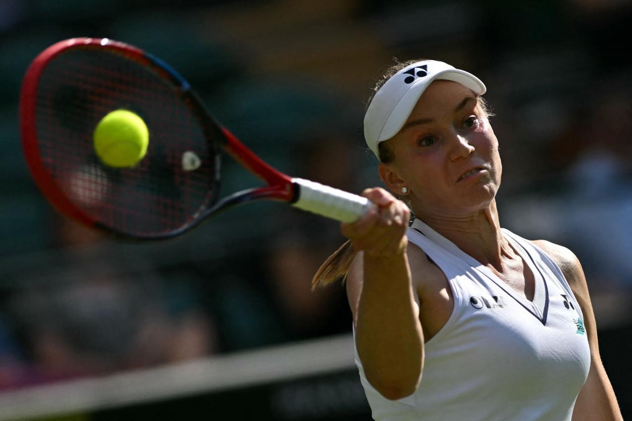 Elena Rybakina ist eine Runde weiter. © APA/afp / GLYN KIRK