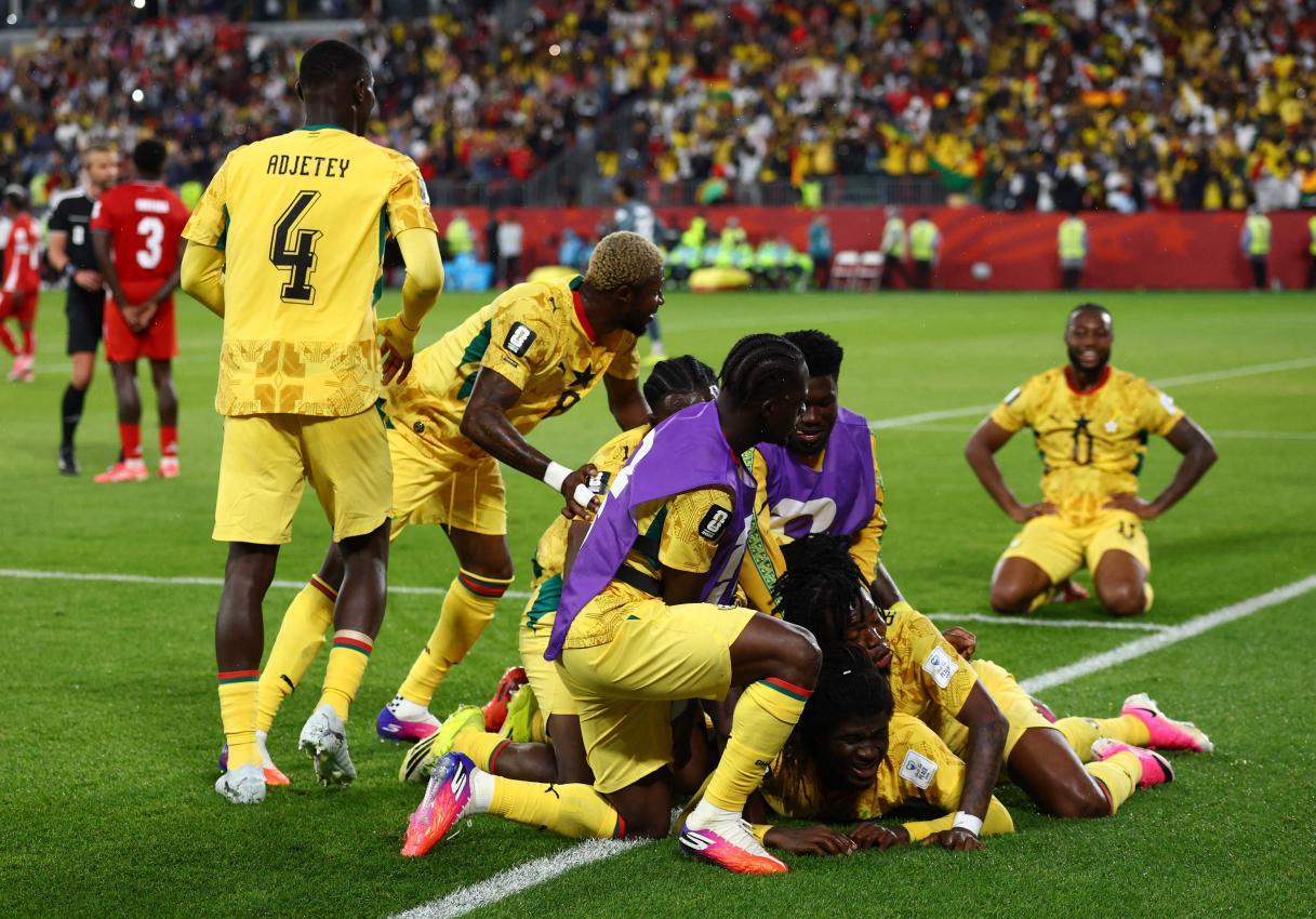 Ghana feierte den späten Sieg ausgelassen. © APA / ROBERT CIANFLONE