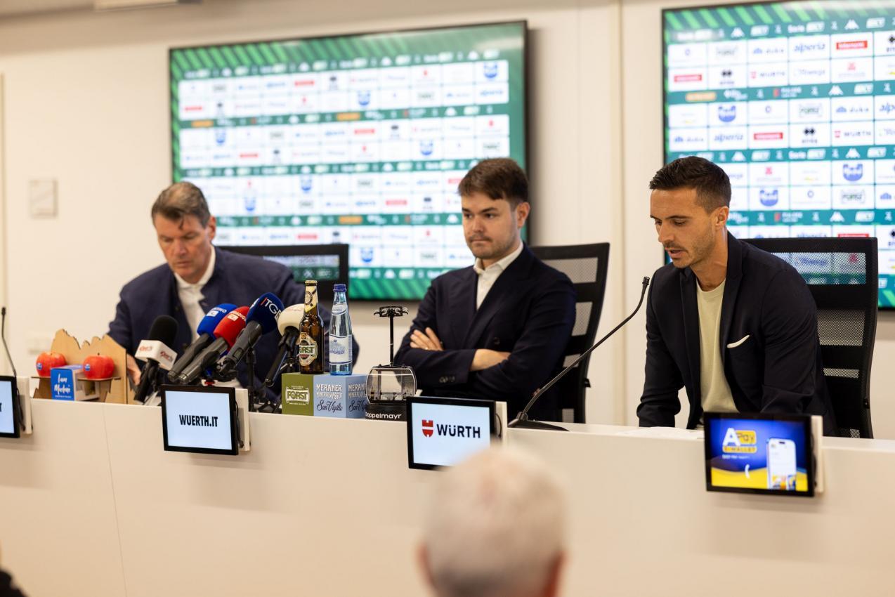 Hannes Fink (r.) bekommt mehr Verantwortung. Ex-Sportchef Paolo Bravo entschied so gut wie alles selbst. © Alfred Tschager