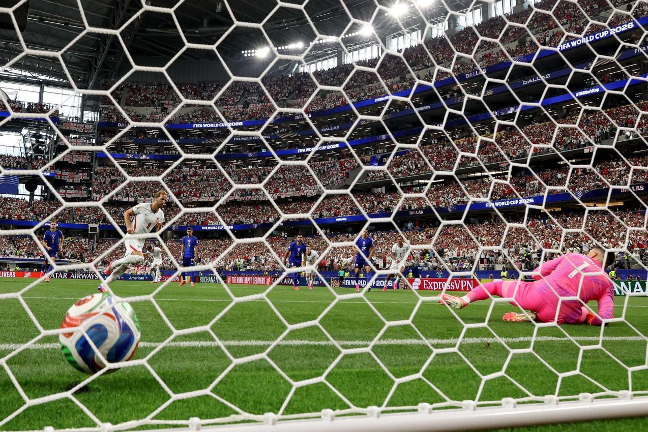 Harry Kane verwandelte erst den zweiten Elfmeterversuch. © APA / CHARLOTTE WILSON