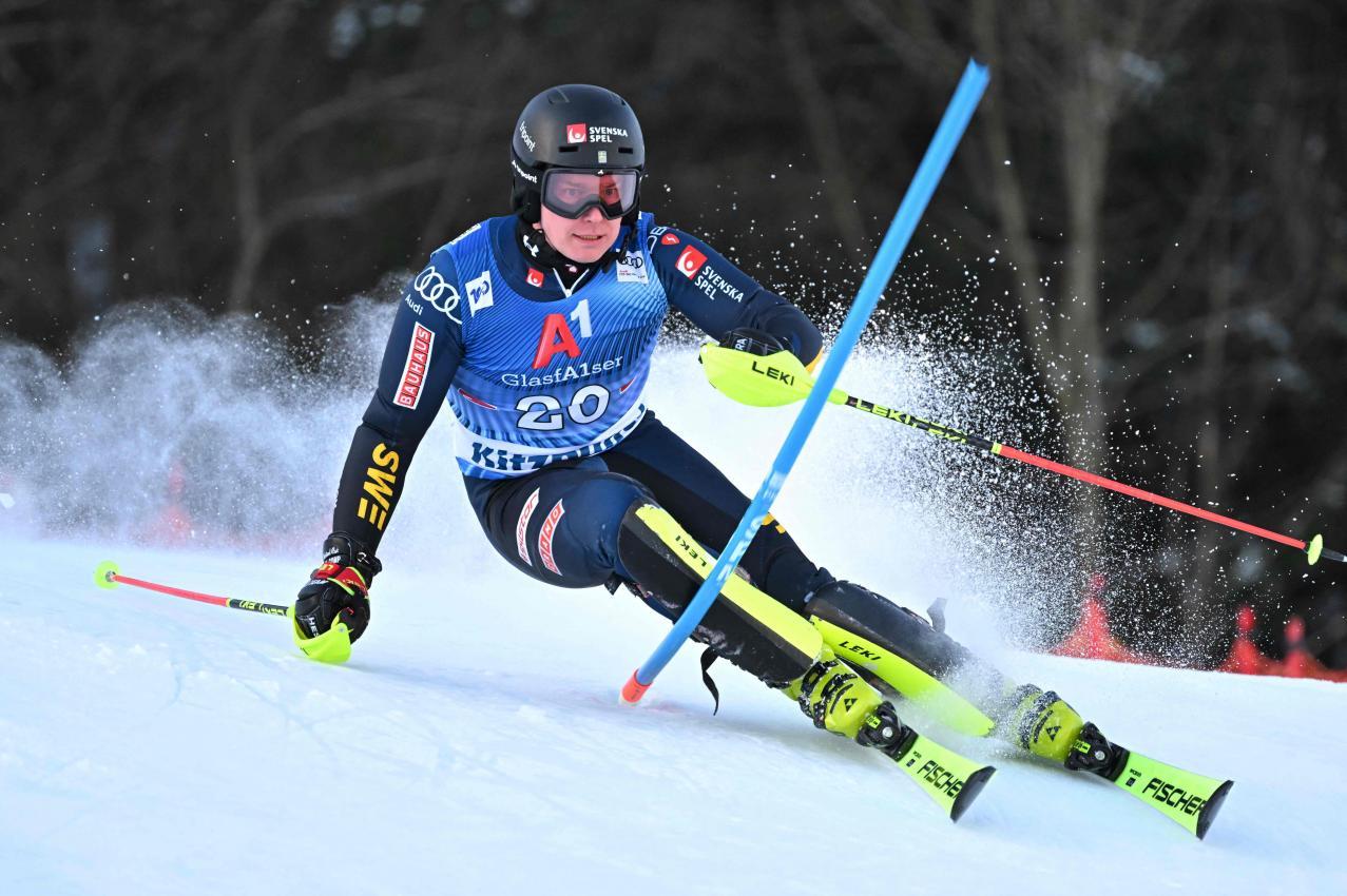 Kristoffer Jakobsen hat eine Seuchensaison hinter sich. © APA/afp / JOE KLAMAR