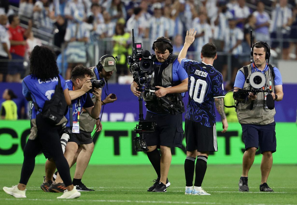 Lionel Messi stand erneut im Mittelpunkt. © APA/afp / ARIC BECKER