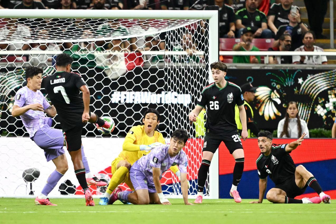 Luis Romo (Nummer 7) erzielte den entscheidenden Treffer. © APA/afp / CARL DE SOUZA