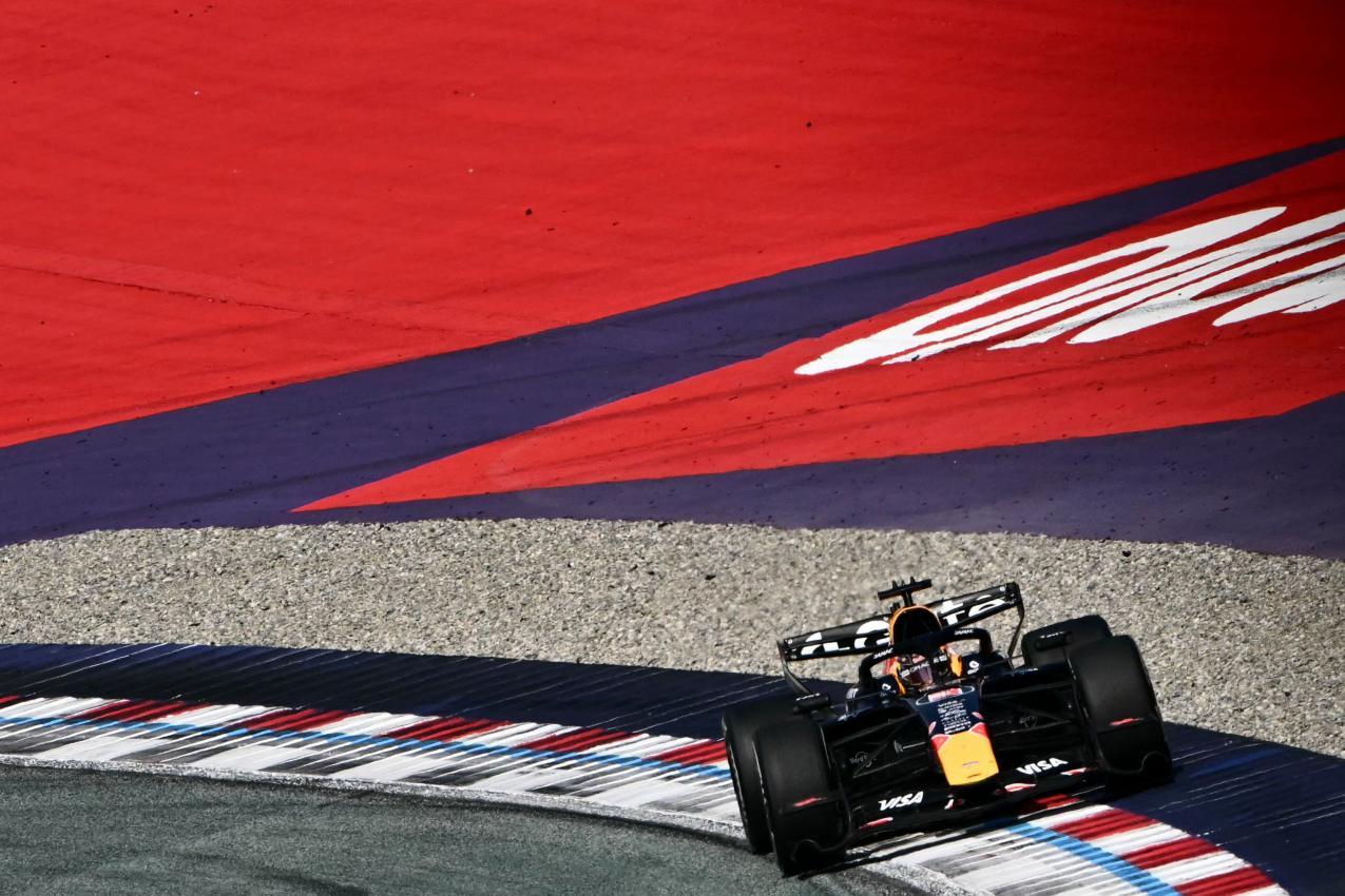 Max Verstappen meldete sich eindrucksvoll zurück. © APA/afp / JOE KLAMAR