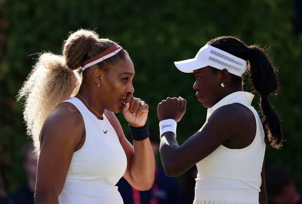 Mit Victoria Mboko (rechts) hatte Williams viel Spaß. © ANSA / ANDY RAIN