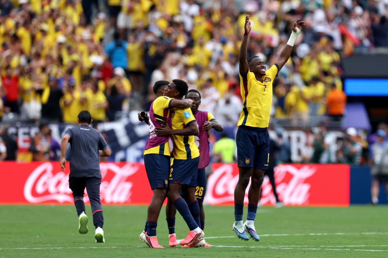 Riesenjubel bei Ecuador: Die Südamerikaner stehen in der K.o.-Runde. © APA / BUDA MENDES