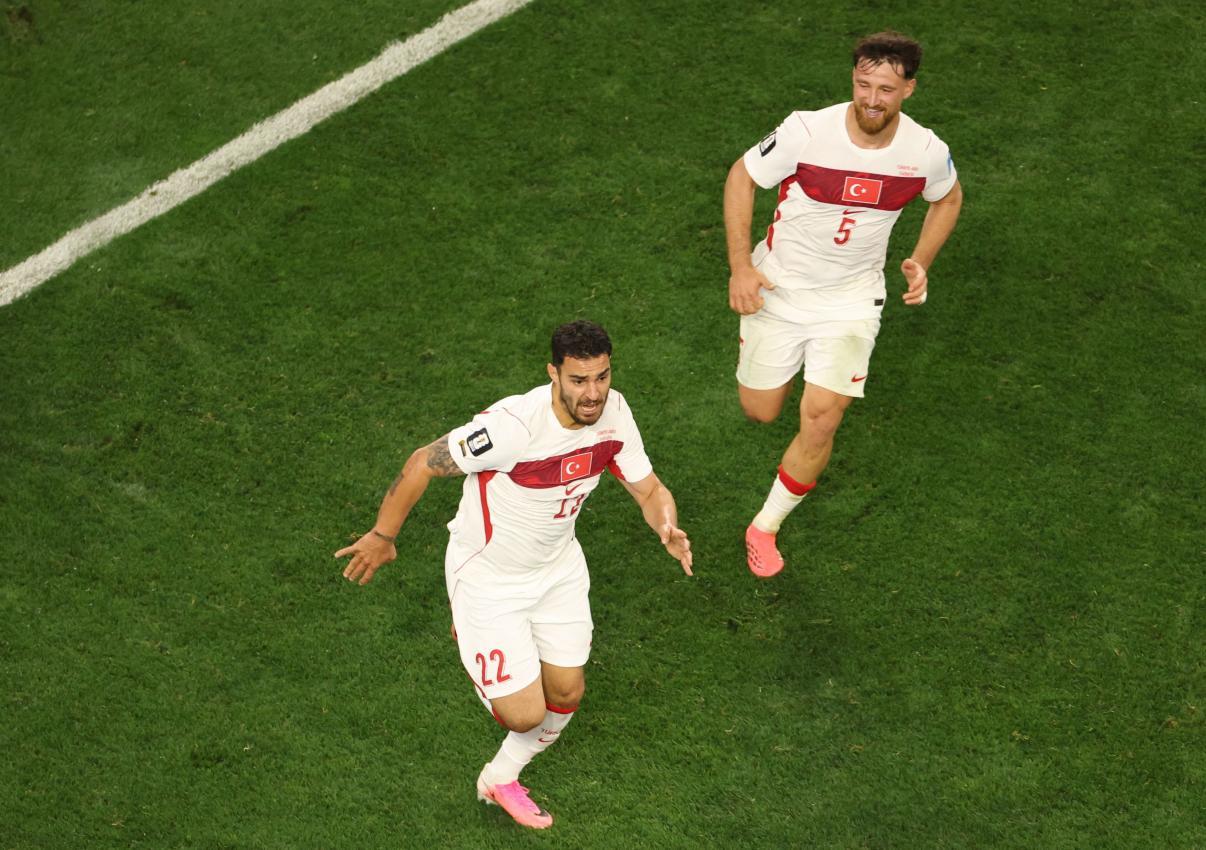 So jubelte Kaan Ayhan über den Siegtreffer. © APA/afp / ETIENNE LAURENT