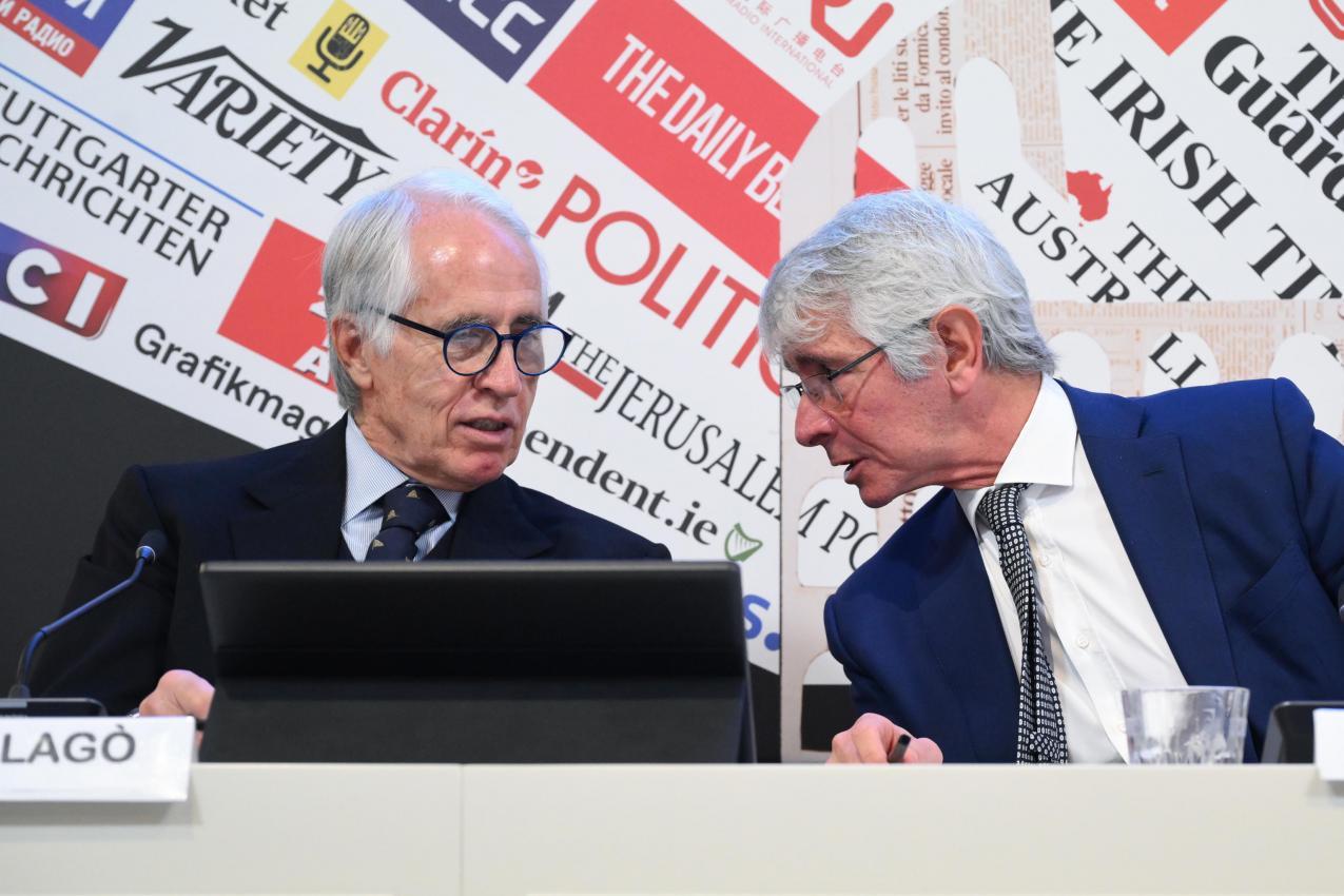 Sportminister Andrea Abodi (rechts) will mit Infantino ein Wörtchen Reden. © ANSA / ALESSANDRO DI MEO / DIM