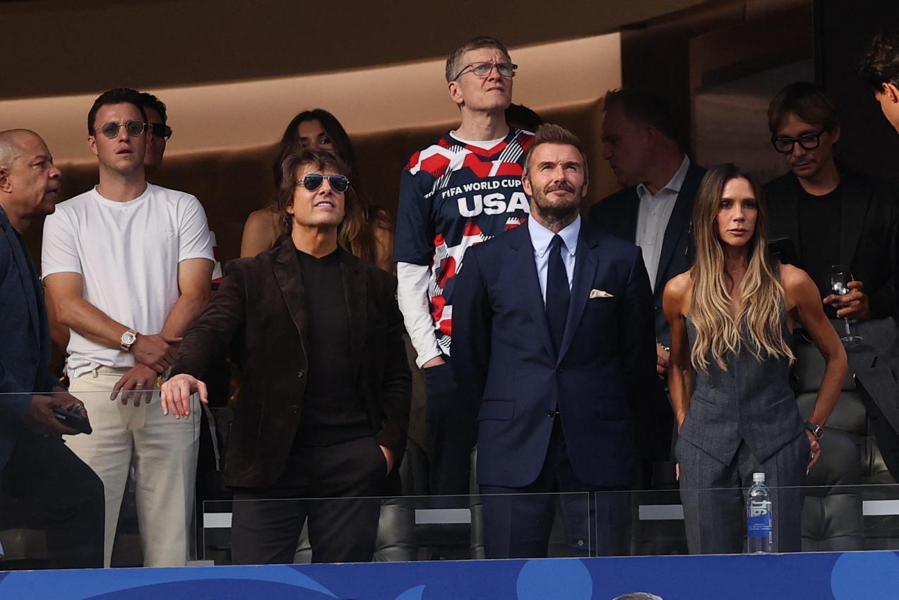 Tom Cruise und David Beckham freuten sich mit. © APA / STU FORSTER