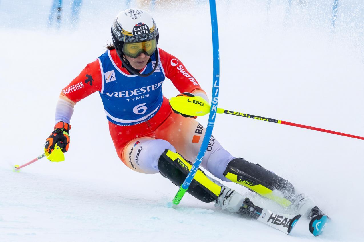 57 Podestplätze: Im Skiweltcup ist Wendy Holdener eine Bank. © ANSA / ANDREA SOLERO