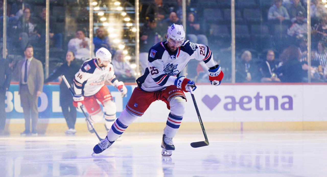 Blake Hillman spielte zuletzt für die Hartford Wolf Pack in der AHL.