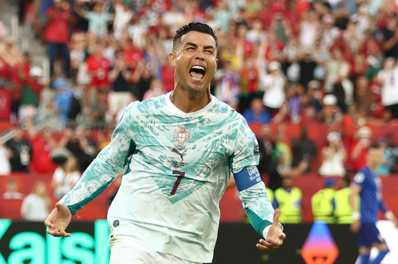 Cristiano Ronaldo träumt mit Portugal vom WM-Titel. © APA/afp / COLE BURSTON