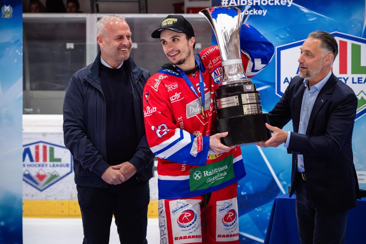 Der HCG um Kapitän Simon Pitschieler geht als Titelverteidiger in die Saison. © ©matthaeusKOSTNER_hcGHER_202604 / matthaeus kostner | www.kostner.