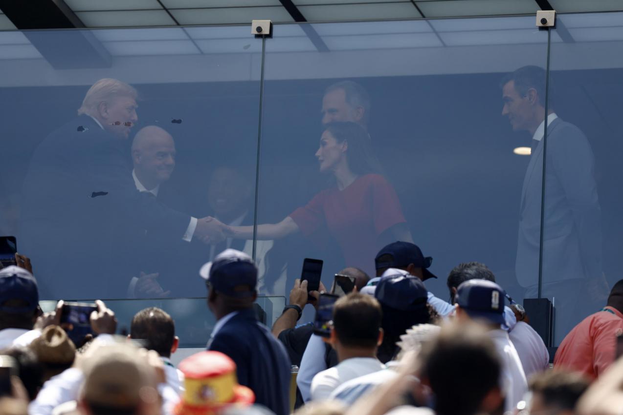 Donals Trump (l.) bei seinem ersten WM-Besuch beim Finale in New York. © ANSA / WILL OLIVER