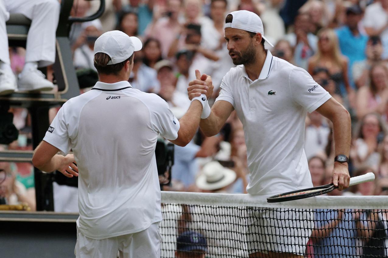 Grigor Dimitrov (rechts) hatte das Nachsehen. © APA/afp / ADRIAN DENNIS