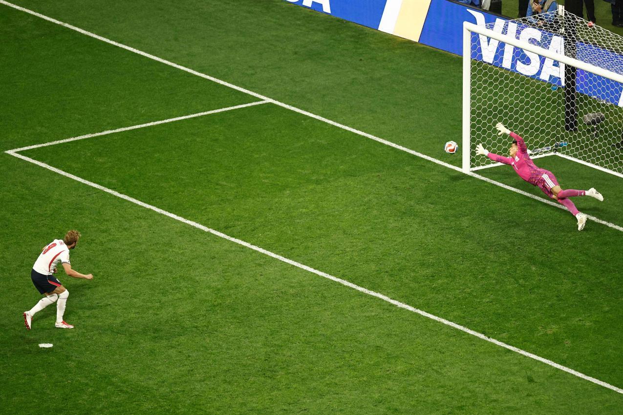 Harry Kane bleib vom Punkt eiskalt. © APA/afp / ULISES RUIZ