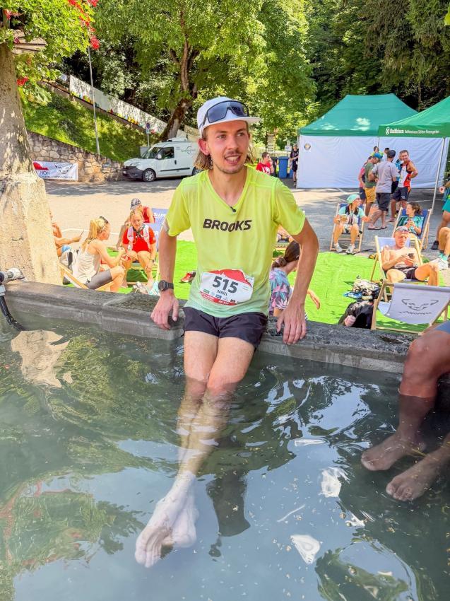 Hatte sich die Abkühlung verdient: Sieger Daniel Pattis. © Sportissimus