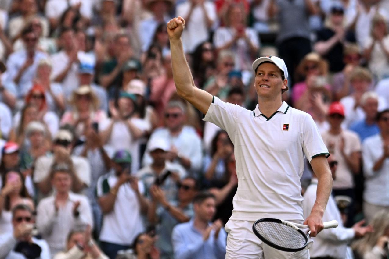 Jannik Sinner setzte sich im Halbfinale gegen Novak Djokovic durch. © APA/afp / KIRILL KUDRYAVTSEV