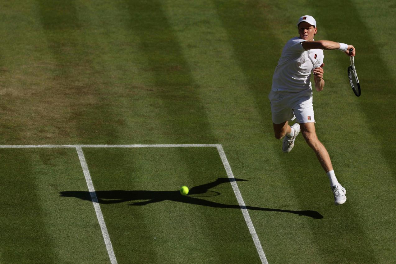 Jannik Sinner zeigte eine gute Leistung. © APA/afp / ADRIAN DENNIS