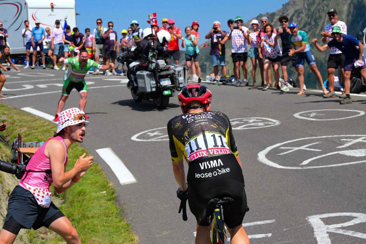 Jonas Vingegaard ist der zweitbeste Radfahrer der Gegenwart. © APA/afp / BERNARD PAPON