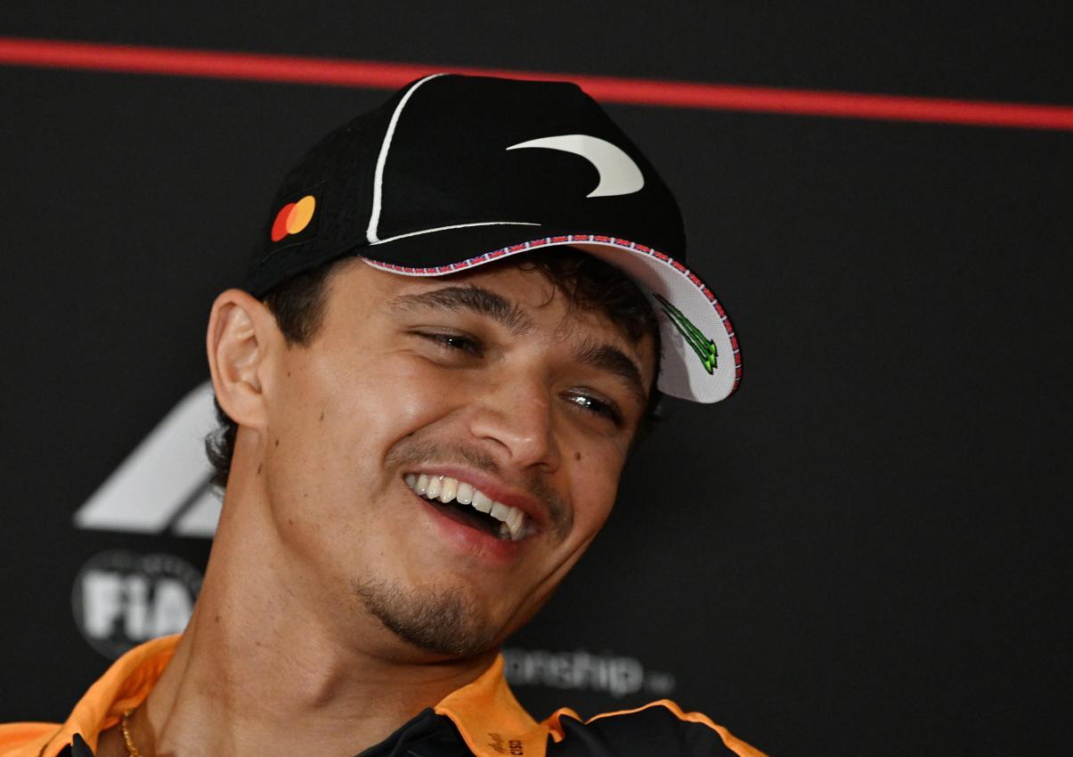 Lando Norris würde einen Wechsel von Verstappen zu McLaren gutheißen. © ANSA / PETER POWELL