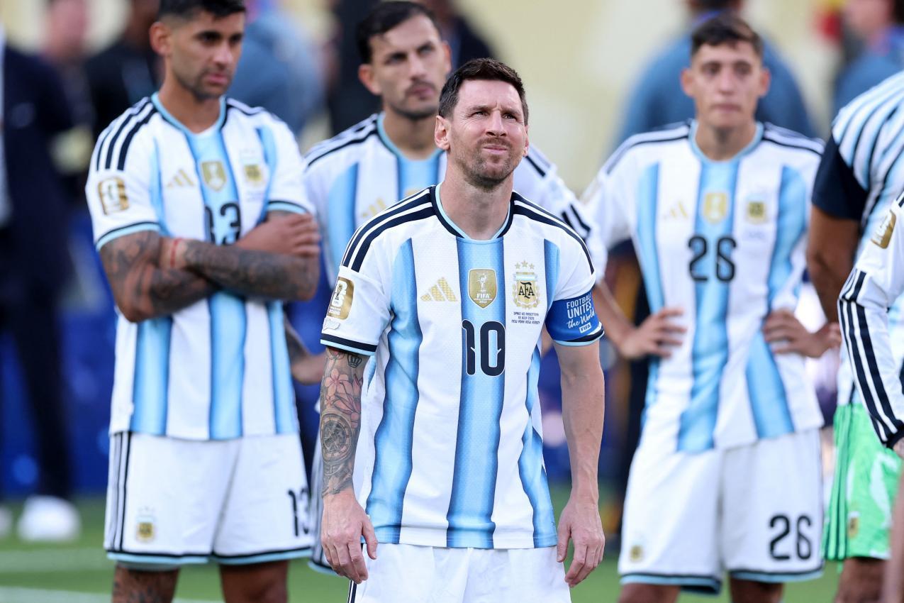 Messi kämpfte mit den Tränen. © APA / JUSTIN SETTERFIELD