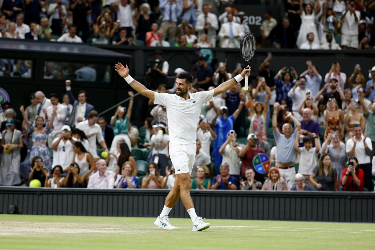 Novak Djokovic musste gegen Felix Auger-Aliassime über 5:14 Stunden gehen. © ANSA / TOLGA AKMEN