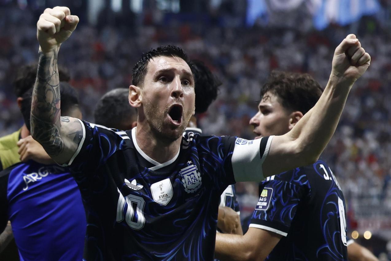 Selbst Superstar Lionel Messi konnte es nach dem Siegtreffer kaum glauben. © ANSA / WILL OLIVER