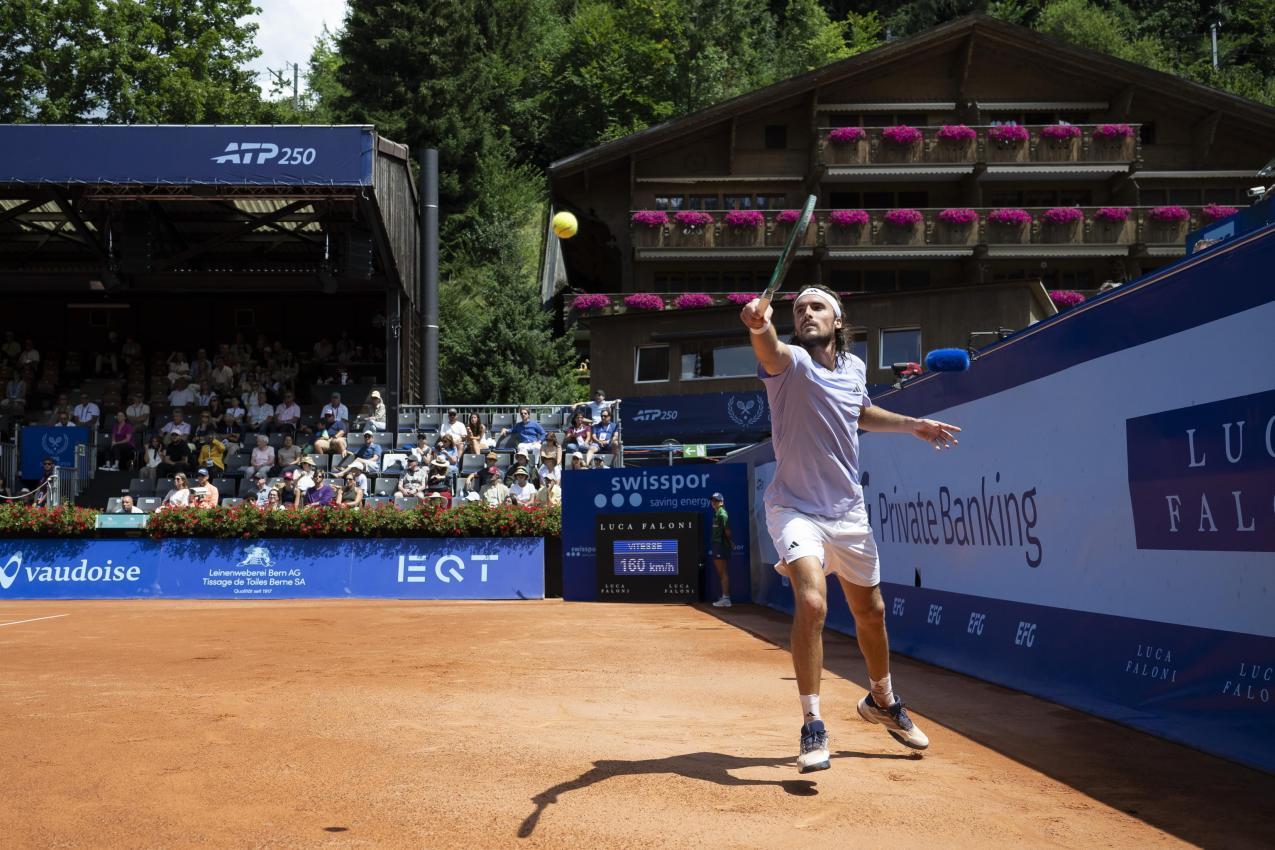 Stefanos Tsitsipas zeigte im Tennis-Traditionsort Gstaad eine tolle Turnierwoche. © ANSA / ANTHONY ANEX