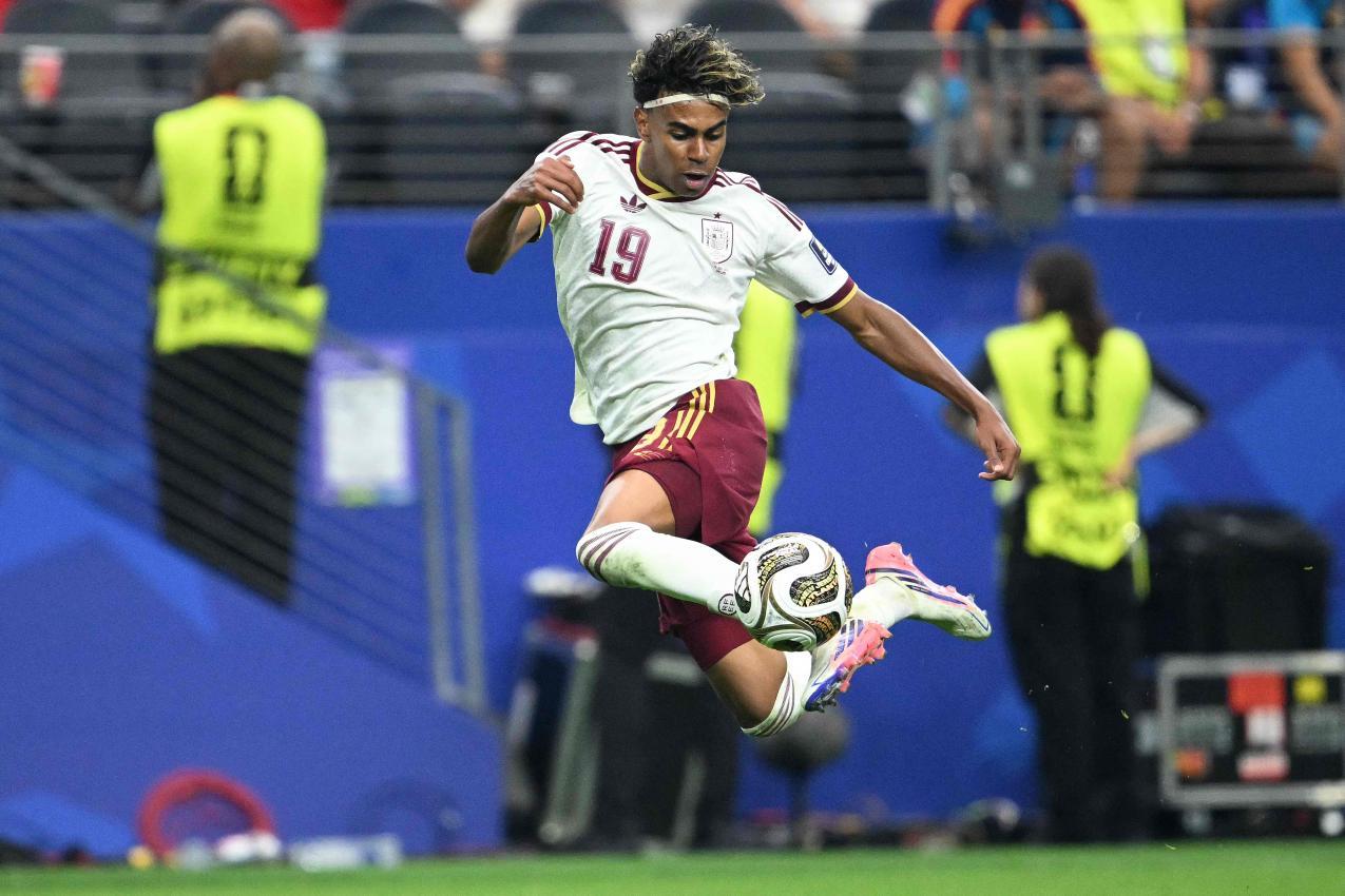 Supertechniker Lamine Yamal will erstmals Weltmeister werden. © APA/afp / MAURO PIMENTEL
