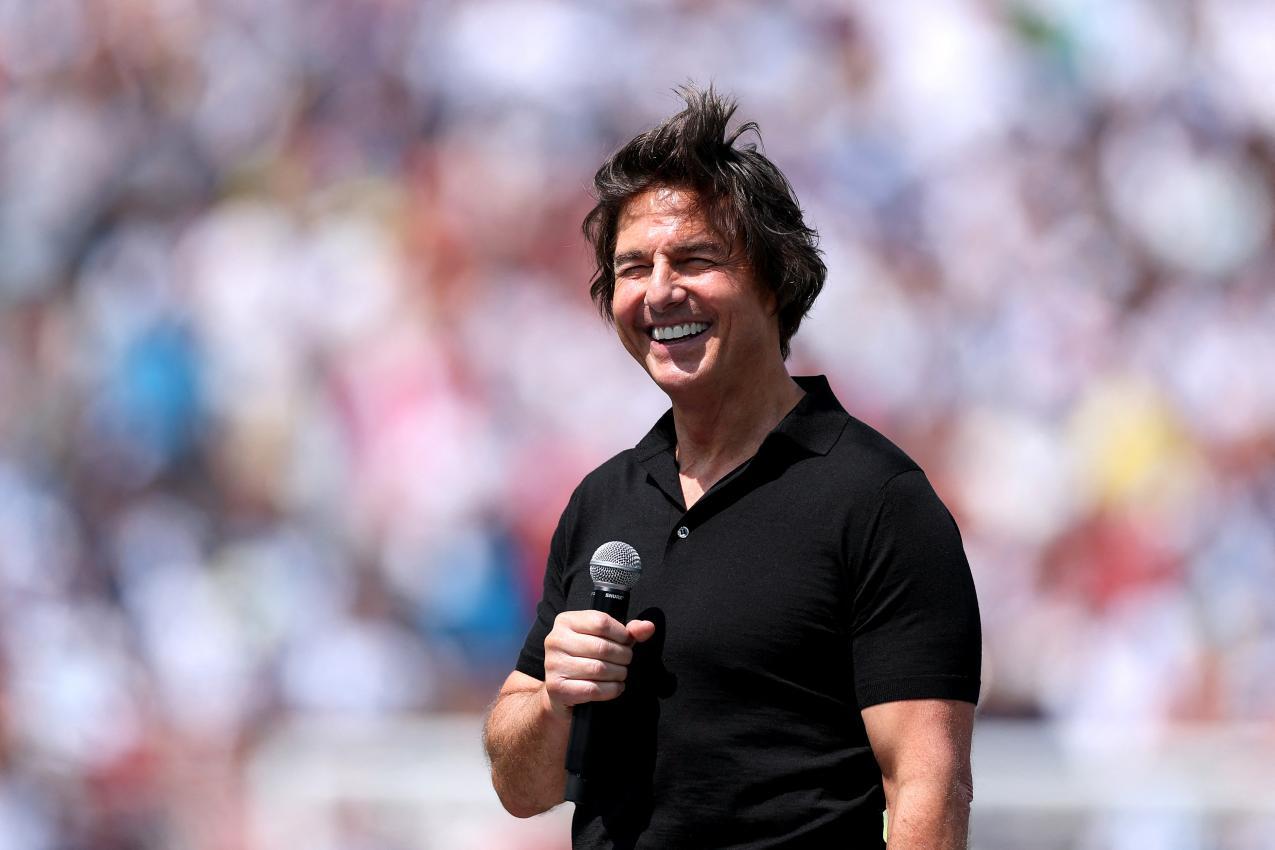 Tom Cruise bei seiner Anssprache vor Spielbeginn. © APA / DAN MULLAN
