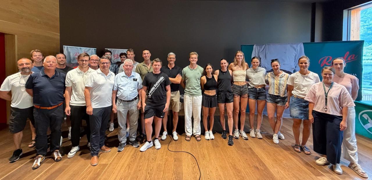 Veranstalter, Unterstützer und Athleten bei der Pressekonferenz. © Sportissimus