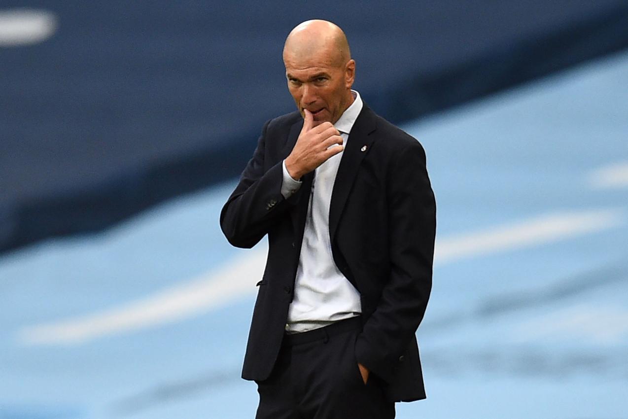 Zinedine Zidane soll Frankreichs Nationalmannschaft übernehmen. © APA/afp / OLI SCARFF
