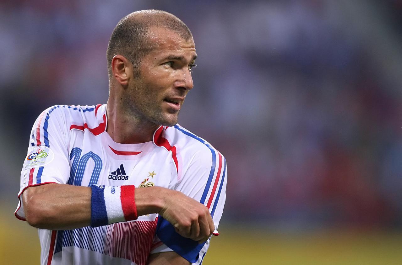 Zinedine Zidane war eine Legende als Spieler. © APA/afp / PATRIK STOLLARZ