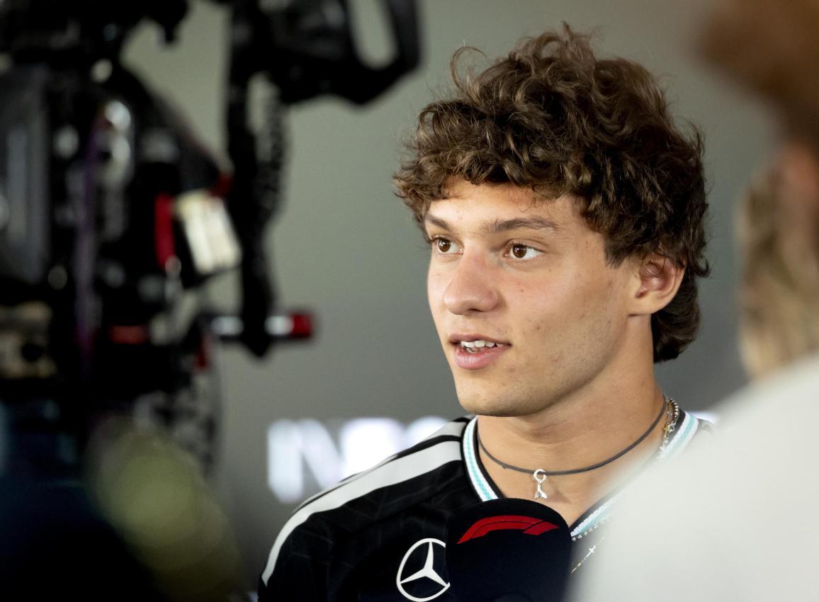 Alt gegen Jung: Hamiltons Duell gegen Kmi Antonelli ist für die Formel 1 ein Segen. © ANSA / Sander Koning
