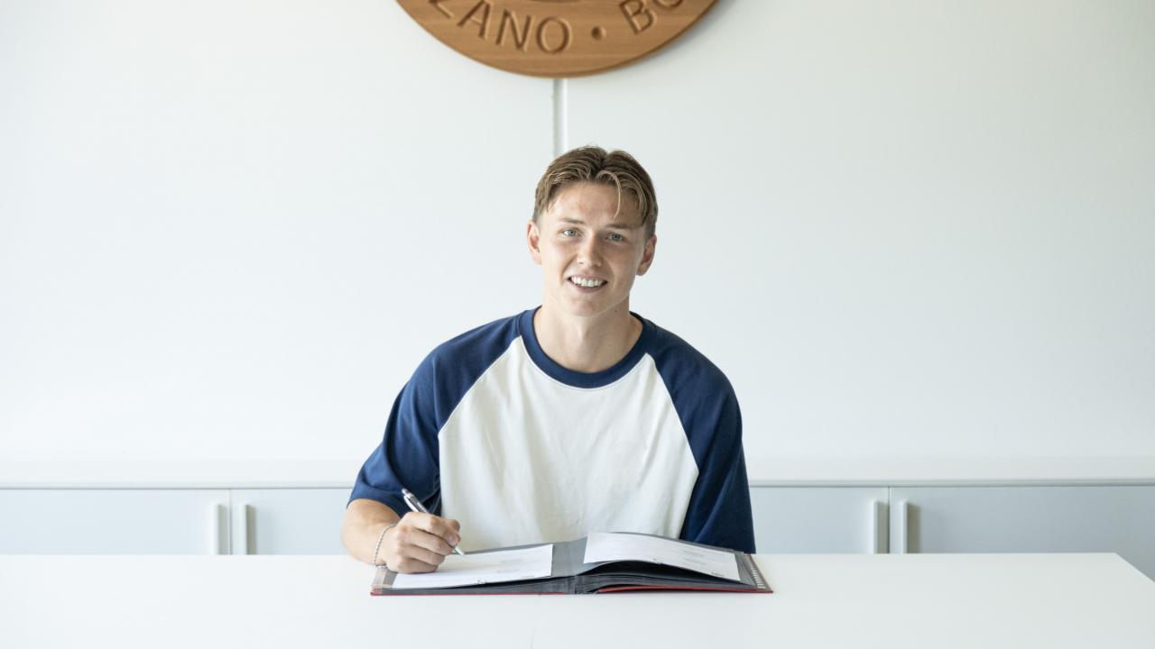 Bjarki Steinn Bjarkason unterschrieb einen Dreijahresvertrag.