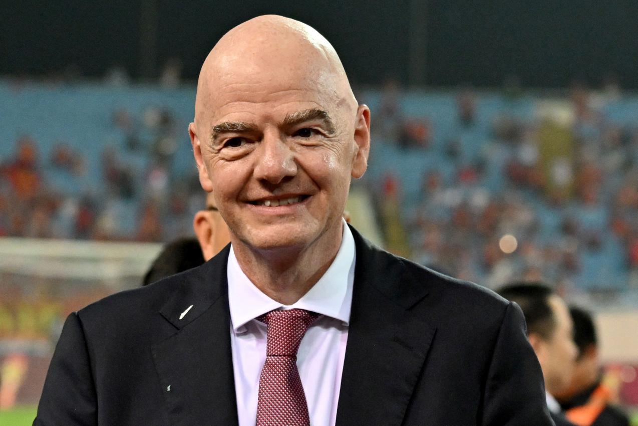 Der Druck auf Gianni Infantino steigt. © APA/afp / NHAC NGUYEN