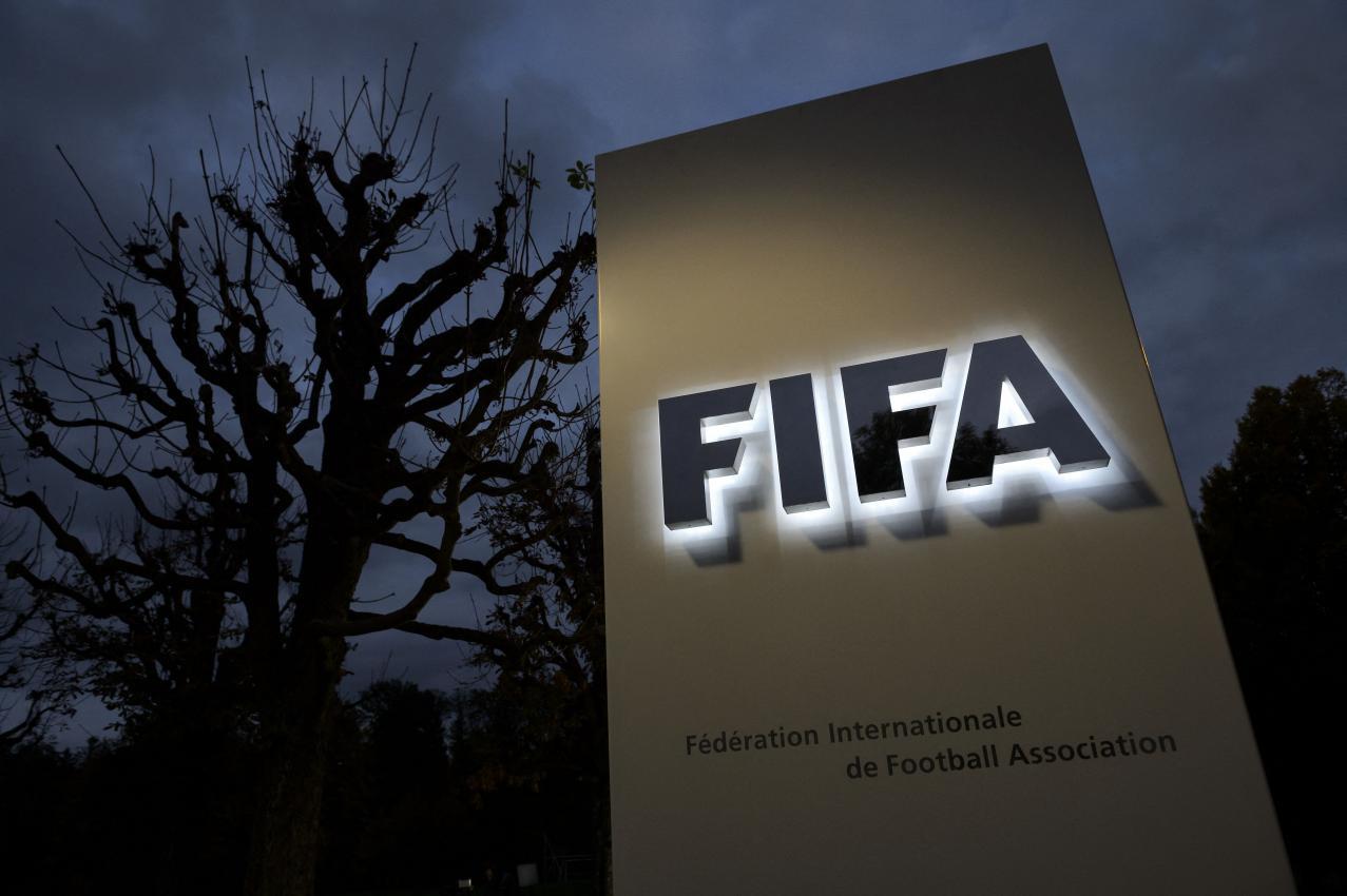 Die FIFA geriet heftig in die Kritik. © APA/afp / FABRICE COFFRINI