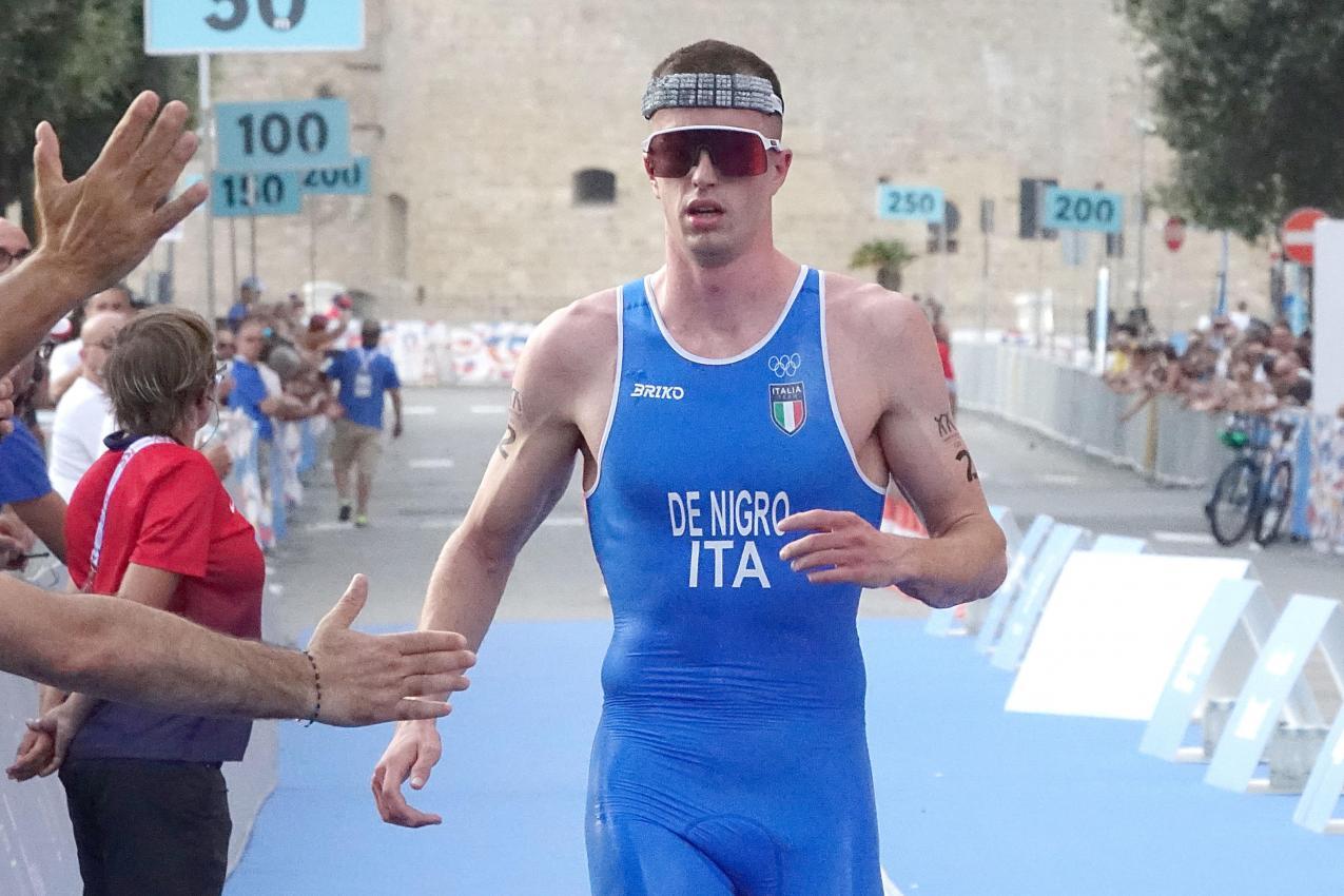 Euan De Nigro lief knapp hinter Sieger Panagiotis Bitados ein. © ANSA / ANGELO INGENITO