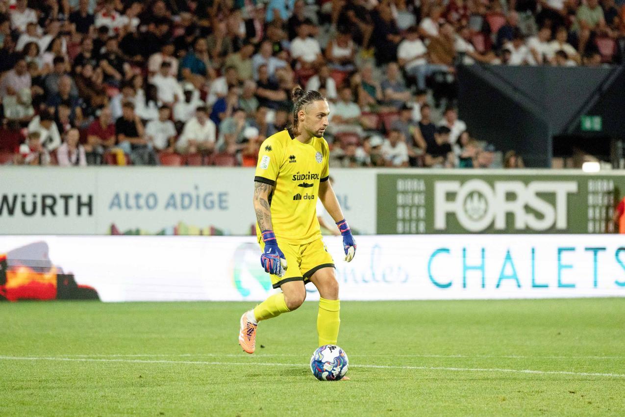 FCS-Torhüter Plizzari bekommt es mit einigen interessanten Benevento-Stürmern zu tun. © FC Südtirol