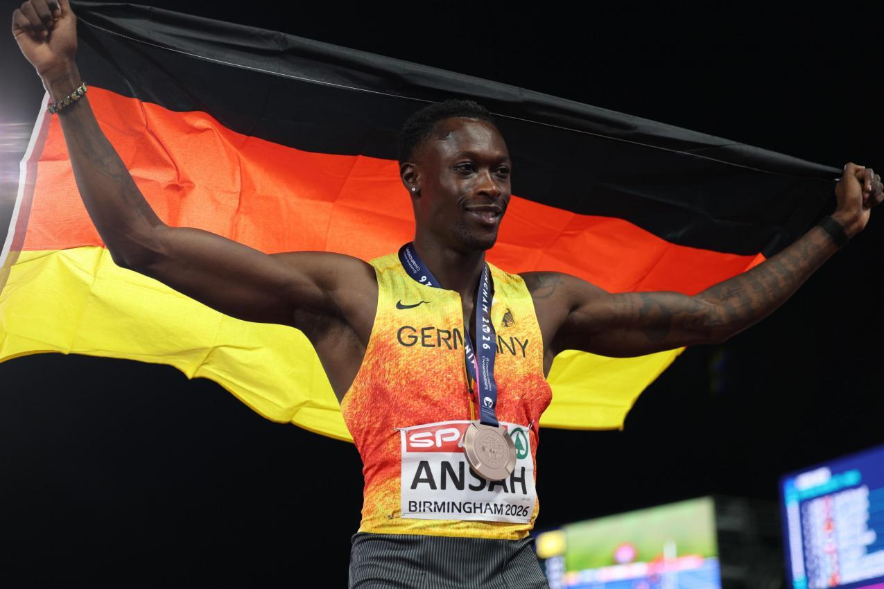 Owen Ansah freute sich über seine Bronzemedaille. © ANSA / ADAM VAUGHAN