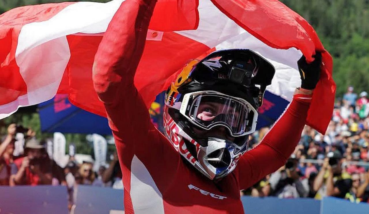 Valentina Höll bleibt die weltbeste Downhillerin. © UCI