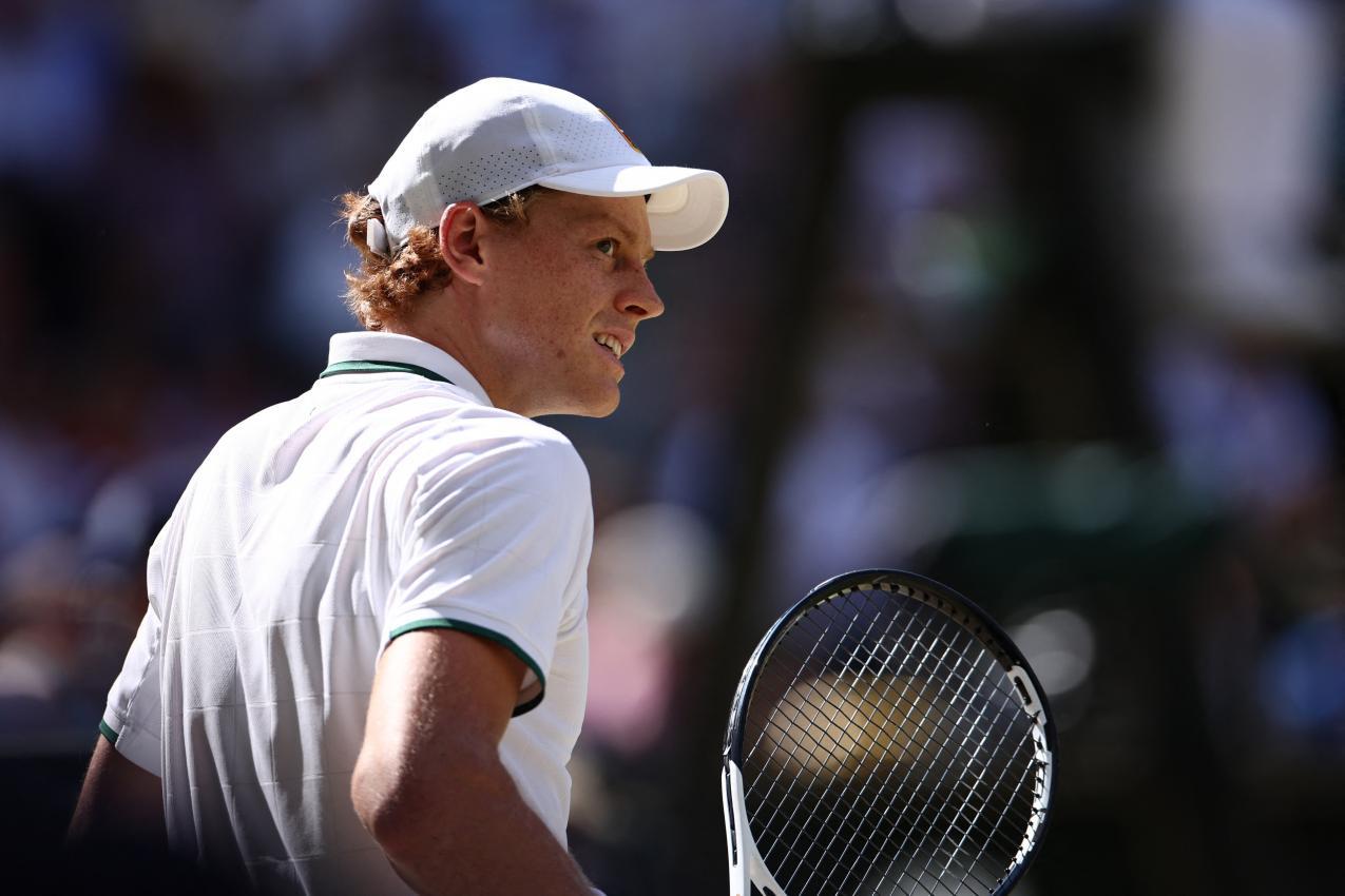 Wimbledon-Champion Jannik Sinner will auch in den USA triumphieren. © AFP / HENRY NICHOLLS