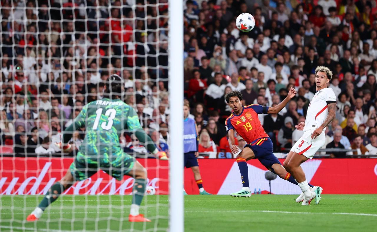 Es war ein spektakuläres Match zwischen Spanien und England. © ANSA / TOLGA AKMEN